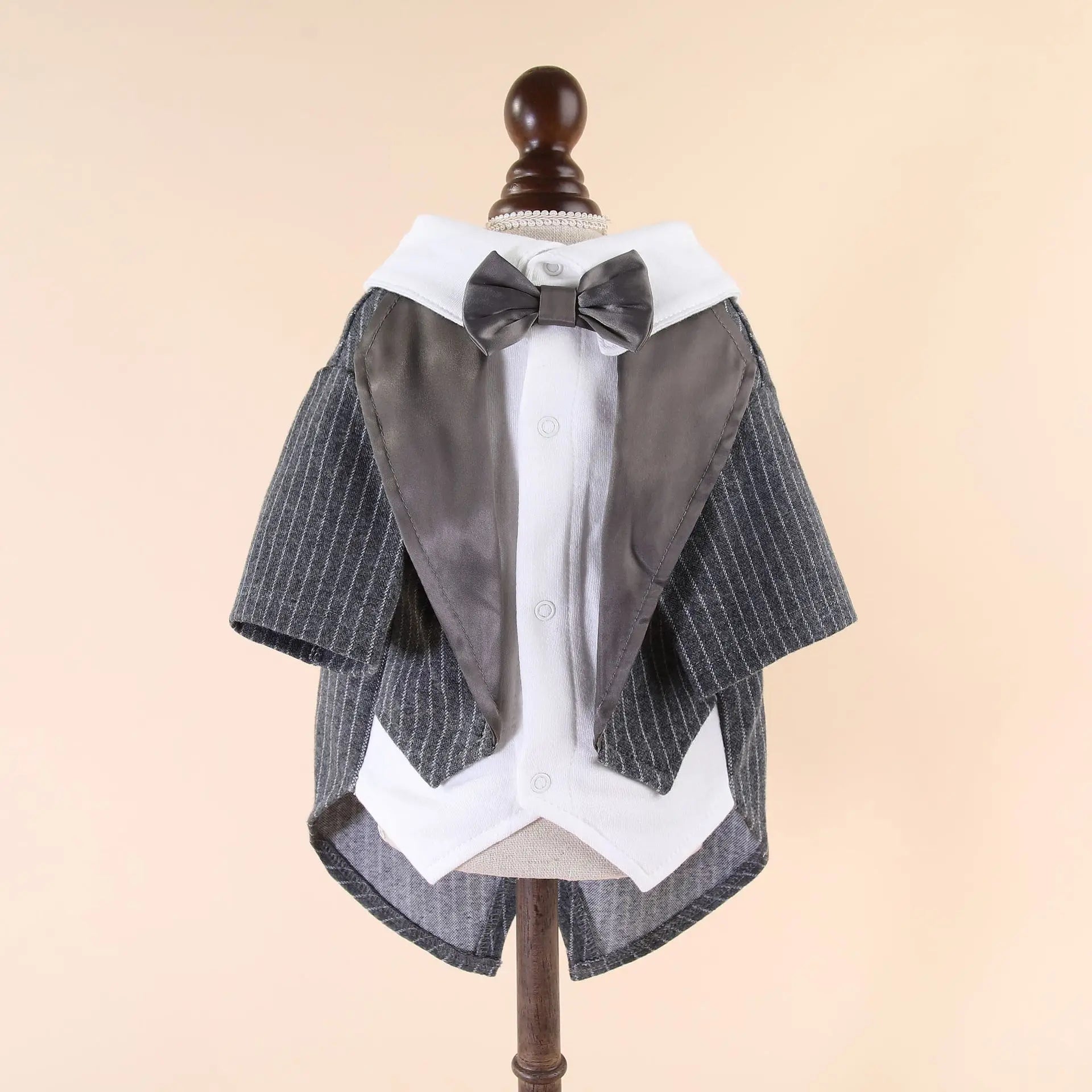 Roupa para Cães e Gatos Terno com Gravata Borboleta - Roupinha Formal para Casamentos, Festas e Eventos