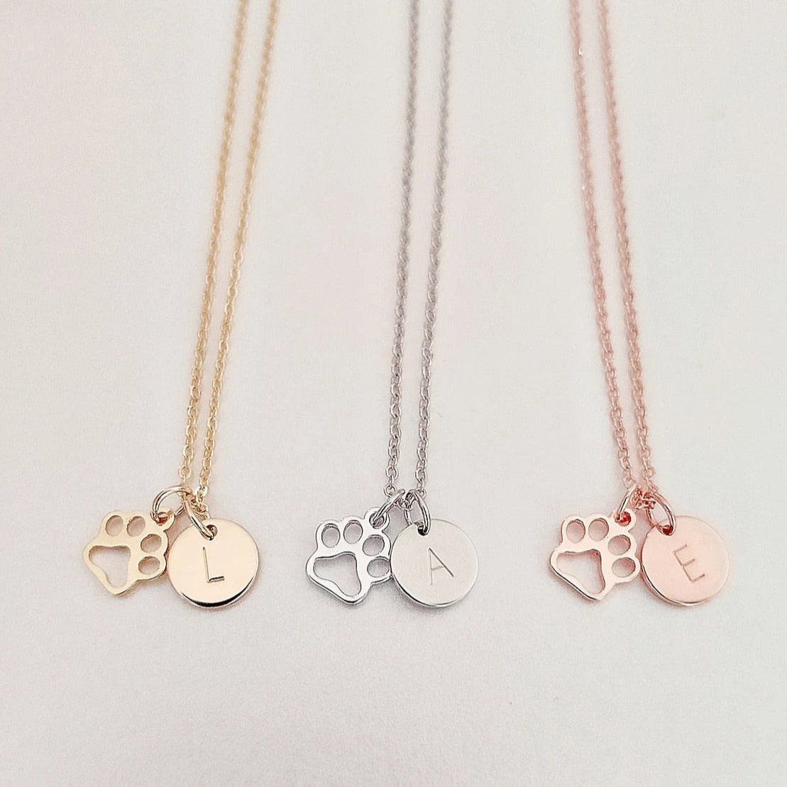 Colar de Patinha com Pingente de Letra Personalizado